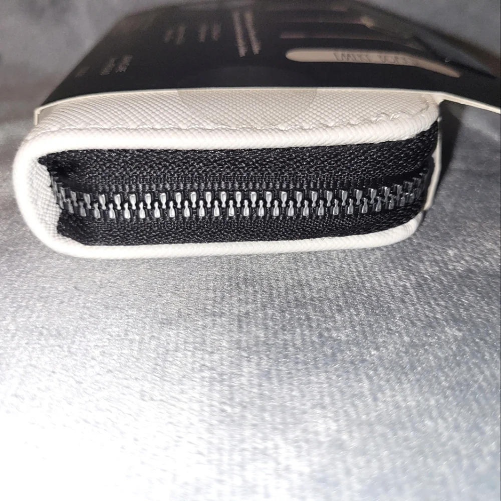 Rae Dunn 5-Piece manicure set. White case w/ "Manicure." in black letters - Picture 6 of 7